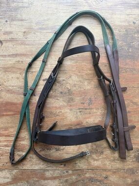 Full sized hunt bridle and reins